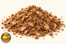 Illustrative render of coarse fermented oak, beech and maple hardwood flake soil with Isopods.co.uk logo